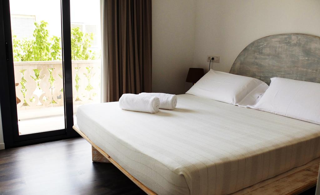 Hostal Bon Sol Sant Ferran de Ses Roques Zewnętrze zdjęcie